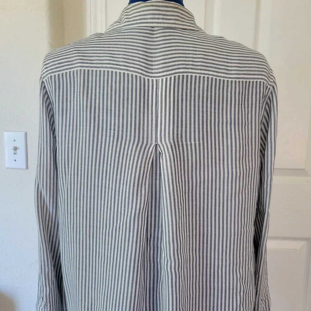 Stripped Blouse - Picture 2 of 3